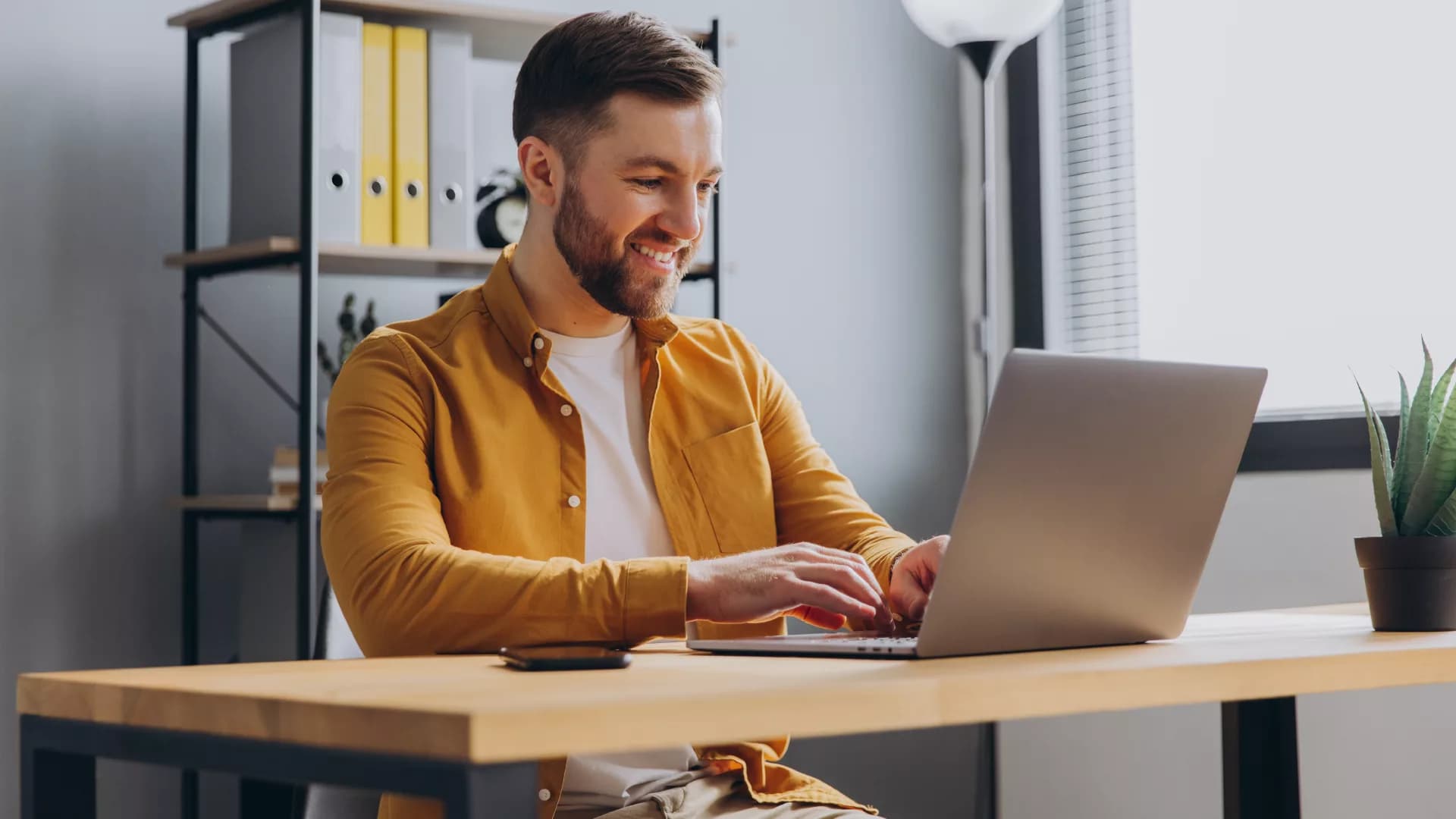 Te acompañamos a tomar decisiones financieras. <span>Aprendé a manejar mejor tu dinero.</span>